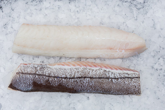Dos d'églefin à la poêle, peau croustillante, beurre et persil