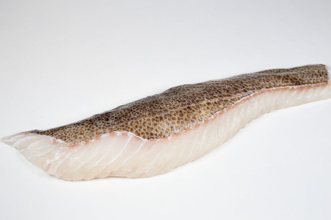 Dos de cabillaud saisi à la poêle, peau croustillante, beurre noisette