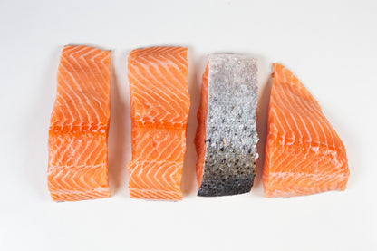 Saumon (Salmo salar) Portion avec peau